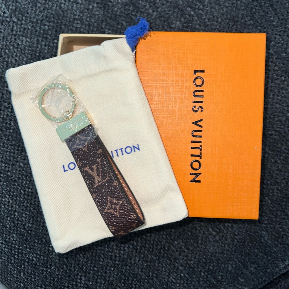 L V brown Key chain NWB